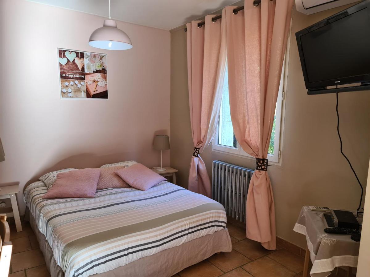 Appartements Dans Villa Privee Avec Piscine, Jardin, Parking Clos, Wifi, Climatisation Meyreuil Εξωτερικό φωτογραφία