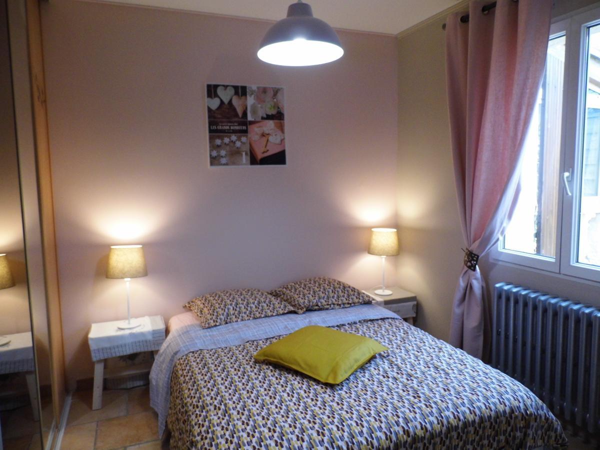 Appartements Dans Villa Privee Avec Piscine, Jardin, Parking Clos, Wifi, Climatisation Meyreuil Εξωτερικό φωτογραφία