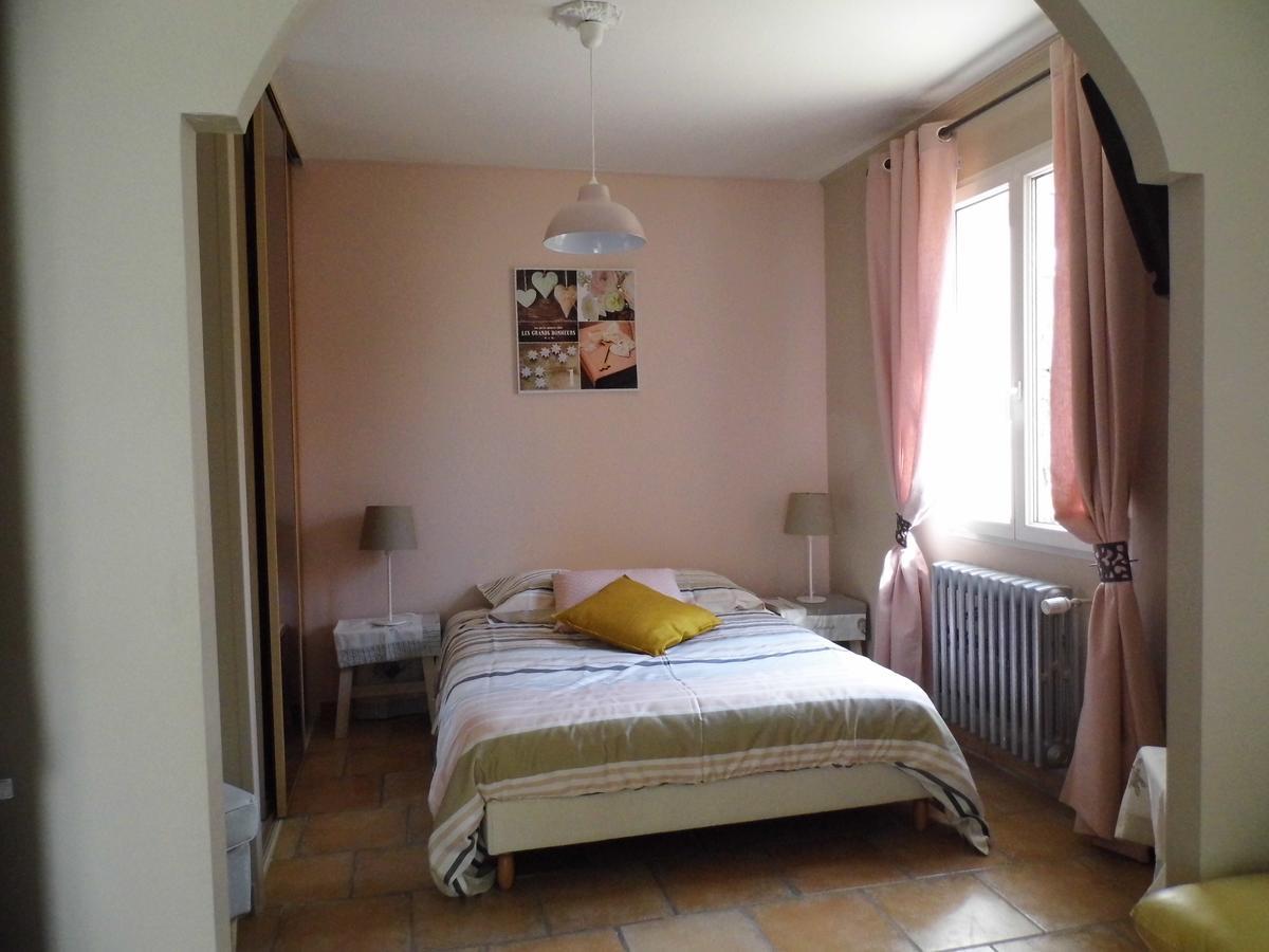 Appartements Dans Villa Privee Avec Piscine, Jardin, Parking Clos, Wifi, Climatisation Meyreuil Εξωτερικό φωτογραφία