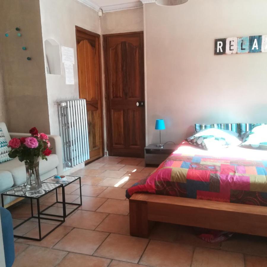 Appartements Dans Villa Privee Avec Piscine, Jardin, Parking Clos, Wifi, Climatisation Meyreuil Εξωτερικό φωτογραφία